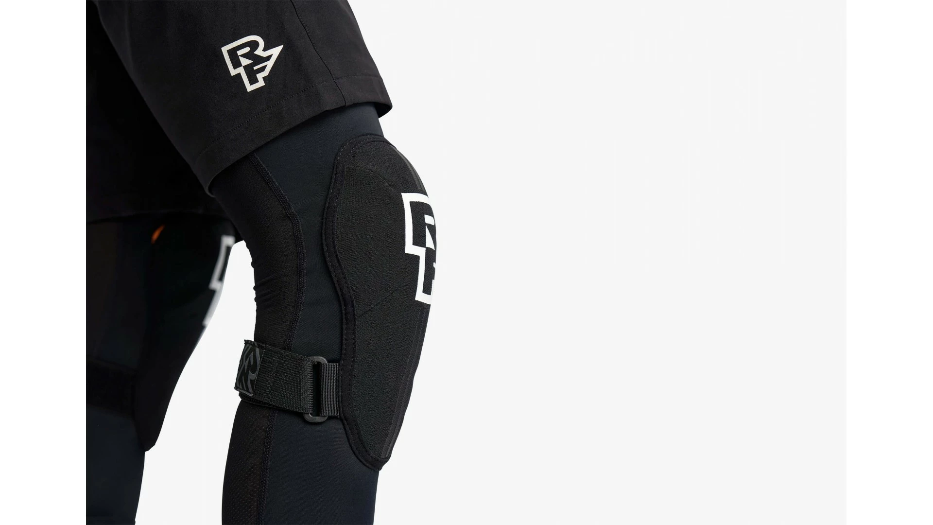 Indy Knee Pad Raceface Black 5 Indy Knee Pad Raceface Black – Bild 3